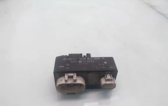 Volkswagen Golf III Coolant fan relay 1H0919506A