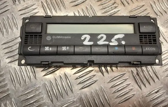 Volkswagen PASSAT B5.5 Climate control unit 5HB008139