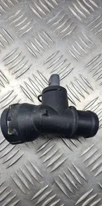 Volkswagen PASSAT B6 Engine coolant pipe/hose PA66GF30