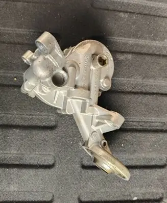 Audi A4 S4 B9 Oil pump 06e115105ad