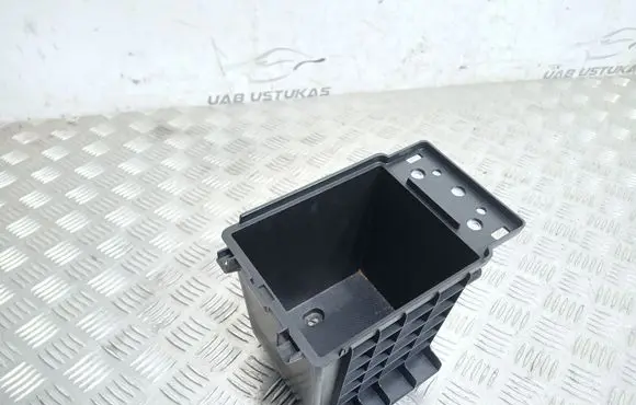 Mitsubishi Lancer VIII Glove box central console 8011A223