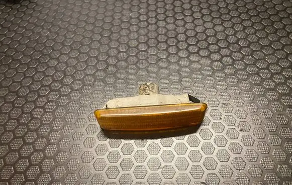 BMW 5 E39 Front fender indicator light 8360589