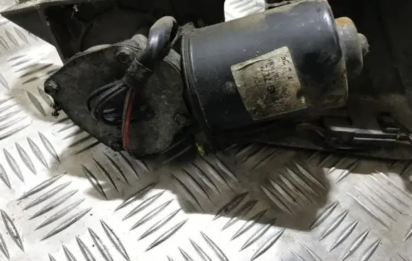 Renault Twingo I Wiper motor 5545702