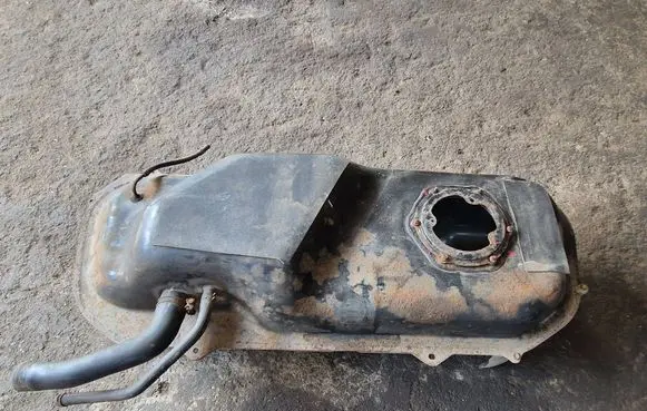 Mitsubishi Outlander Fuel tank