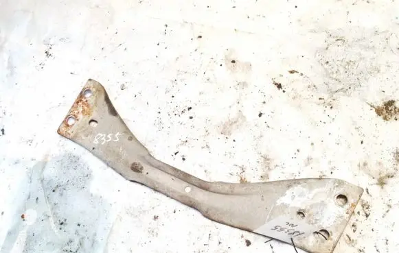 Volkswagen PASSAT B6 Engine mounting bracket