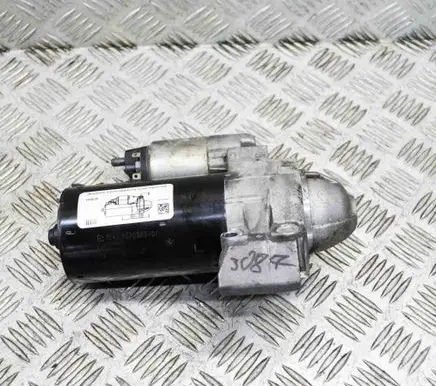 BMW 5 F10 F11 Starter motor 8570383 0001148010