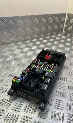 Land Rover Discovery Sport Fuse module FK7214F041AE 50AK11F07