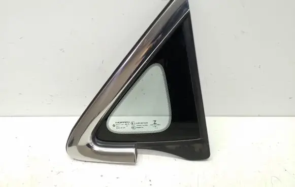 Chrysler Pacifica Front triangle window/glass 68227745AE 43R001229