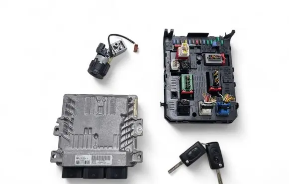 Peugeot 308 Engine ECU kit and lock set S180123008B 9666681180