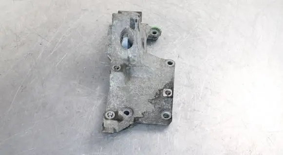 Volkswagen Polo IV 9N3 Generator/alternator bracket 038903143AG