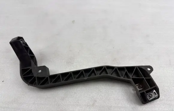 Mercedes-Benz GL X166 Radiator support slam panel bracket A1666263731