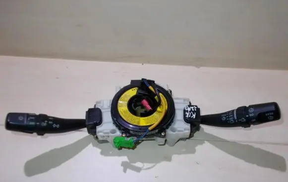KIA Cerato Wiper turn signal indicator stalk/switch ld4813as da18