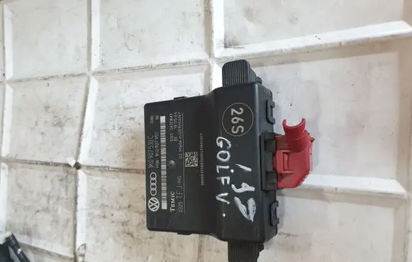 Volkswagen Golf V Gateway control module 1K0907530C