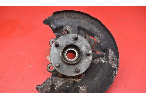 Ford Kuga I Front wheel hub spindle knuckle 