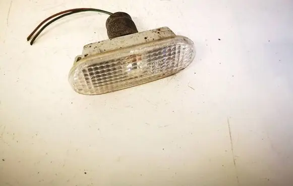 Volkswagen Golf IV Front fender indicator light 1J5949117A