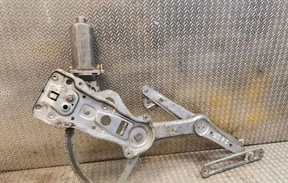 Mercedes-Benz C W202 Front door electric window regulator 0130821638