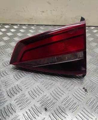 Volkswagen Jetta VI Tailgate rear/tail lights 5c6945094