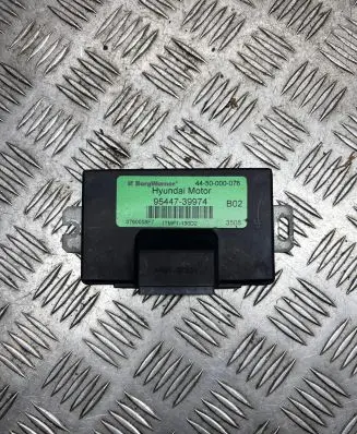 Hyundai Santa Fe Air suspension control unit module (rear) 9544739974 4450000076 0760008F7