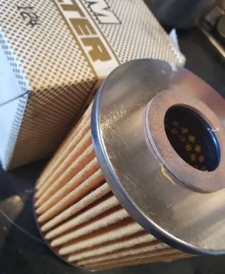 BMW 7 E32 Oil filter cover MO124