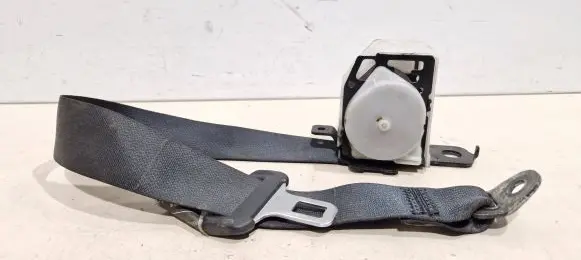 Mitsubishi Lancer Rear seatbelt E40432151