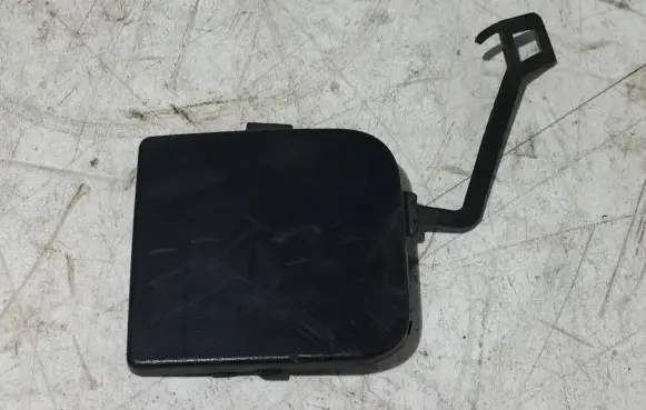 Rear bumper row hook cap/cover