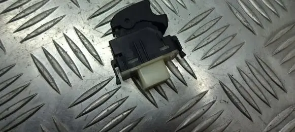 Toyota Avensis T250 Quarter vent window switch 84810-05050