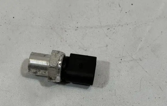 Volkswagen PASSAT B8 Air conditioning (A/C) pressure sensor 4H0959126B