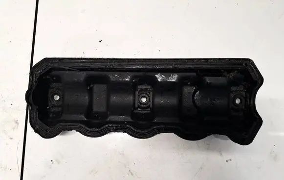 Volkswagen Touran I Rocker cam cover 