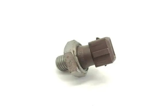 BMW 3 E90 E91 Oil pressure sensor 8611273 861127301