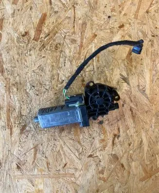 Mercedes-Benz C AMG W204 Seat adjustment motor 0390203002
