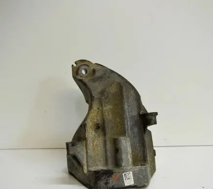Mercedes-Benz C W204 Engine mounting bracket A6512230004