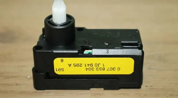 Audi A4 S4 B7 8E 8H Headlight level adjustment motor 1J0941295A