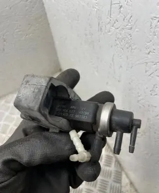 Audi A6 S6 C5 4B Turbo solenoid valve 059906627