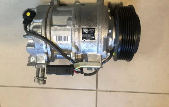 BMW 1 F40 Air conditioning (A/C) compressor (pump) 6SAS14A 22527010