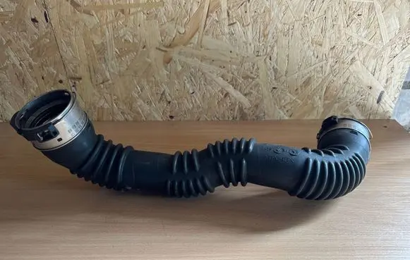 Mercedes-Benz CLA C117 X117 W117 Intercooler hose/pipe A2465200101