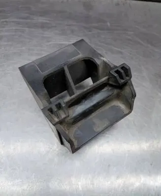 BMW 5 E60 E61 Radiator mount bracket 7542517