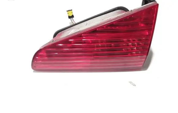 Peugeot 607 Tailgate rear/tail lights
