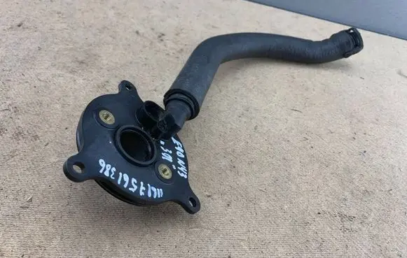 BMW 3 E90 E91 Breather/breather pipe/hose 7561386 11617561386
