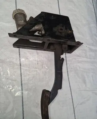 Land Rover Defender Brake pedal 