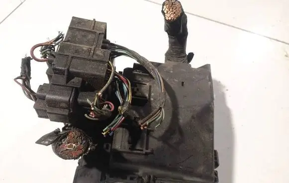 Mitsubishi Grandis Fuse box set 51005009