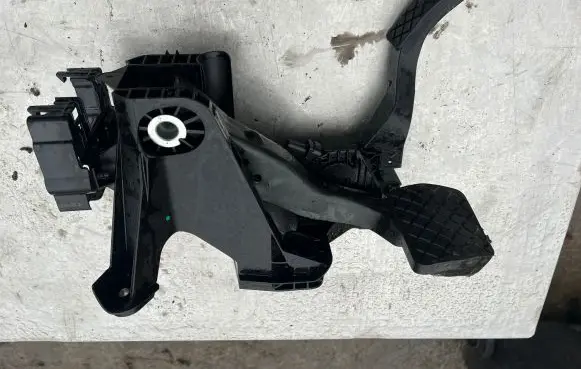 Volkswagen Golf VII Pedal assembly 5q1723503h