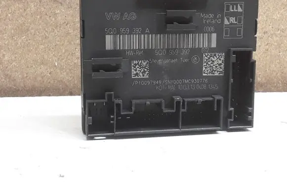 Volkswagen Golf VII Door control unit/module 5Q0959392A