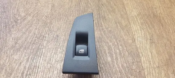BMW 1 F40 Electric window control switch 7950756 7480262