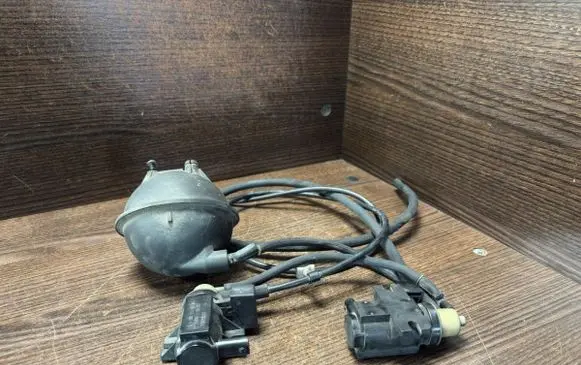 Vacuum air tank