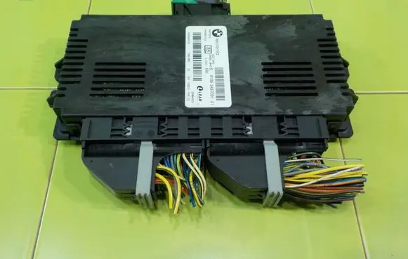 Mini Cooper Countryman R60 Central body control module 3457031