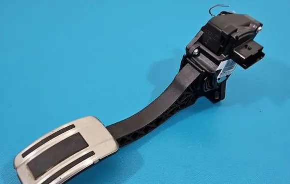 Peugeot 3008 II Accelerator throttle pedal 9674829180 IMPRK1534357