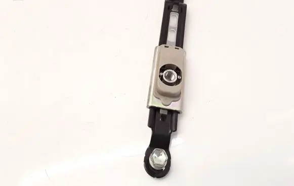 Suzuki Swift I Seat belt height adjuster 
