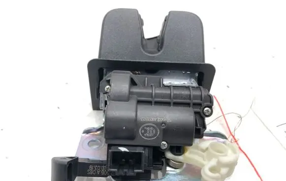 Volkswagen T-Roc Tailgate exterior lock 2GA827505A