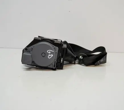 Rear seatbelt