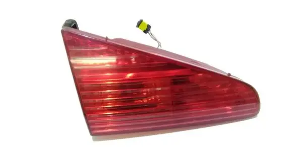 Peugeot 607 Tailgate rear/tail lights